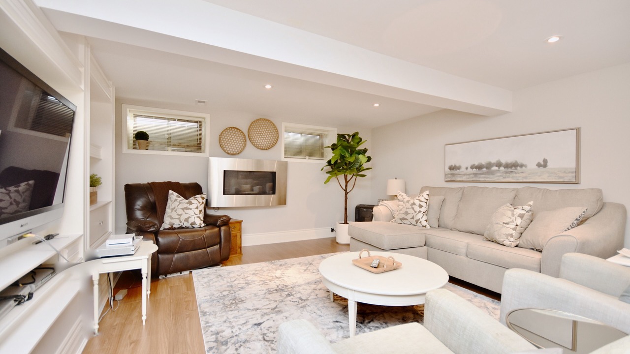 Photo of Livingroom in Oro Station