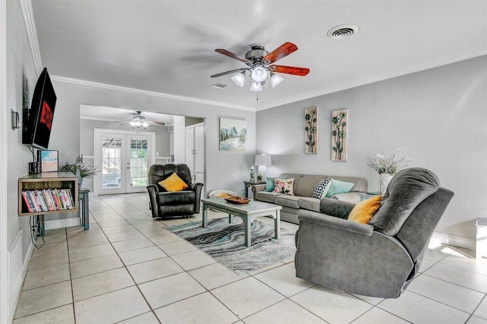 Photo of Livingroom in Groves