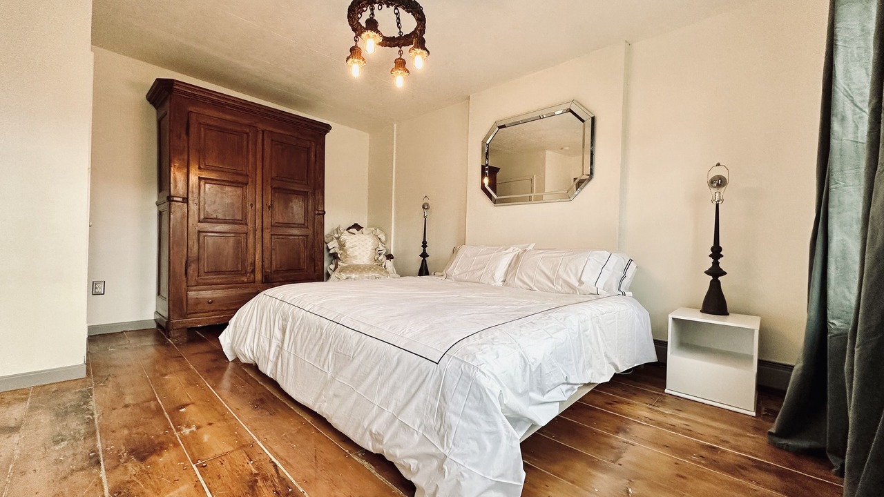 Photo of Bedroom in Newburgh