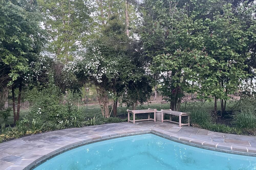 Photo of Outdoor in Cobham