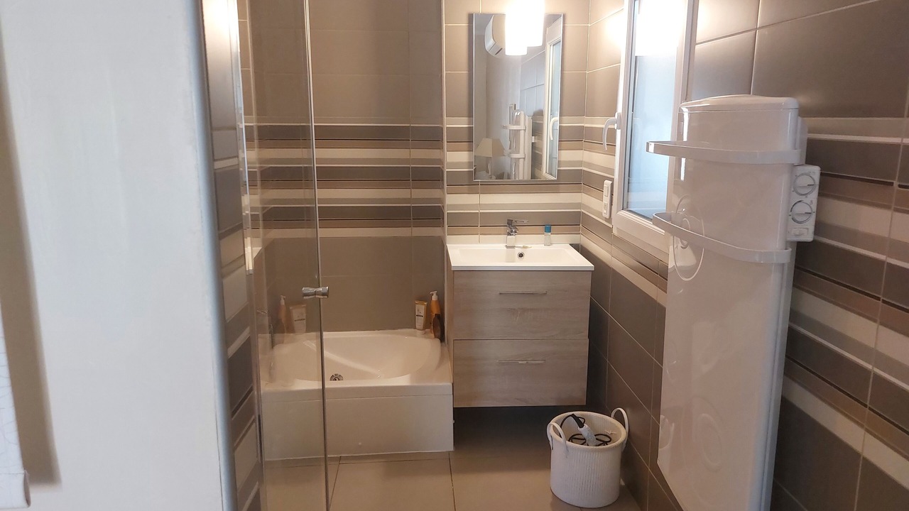 Photo of Bathroom in Saint-Paul-le-Jeune