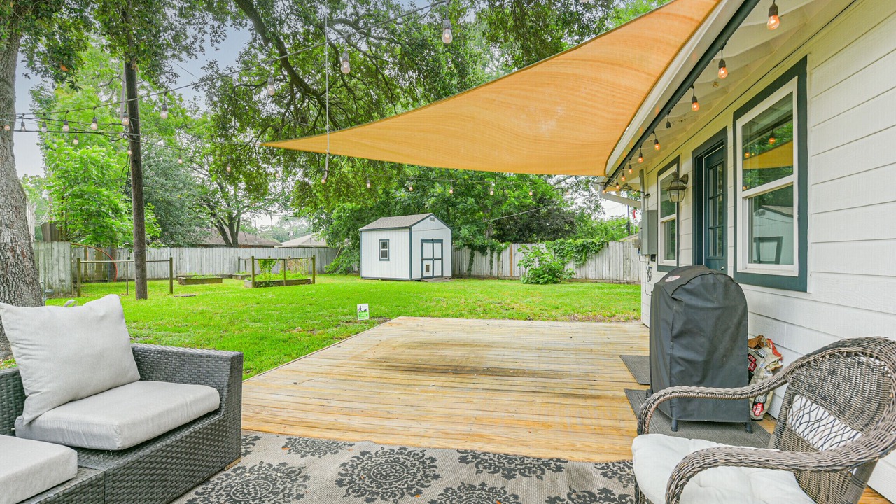 Photo of Outdoor in Garden Oaks