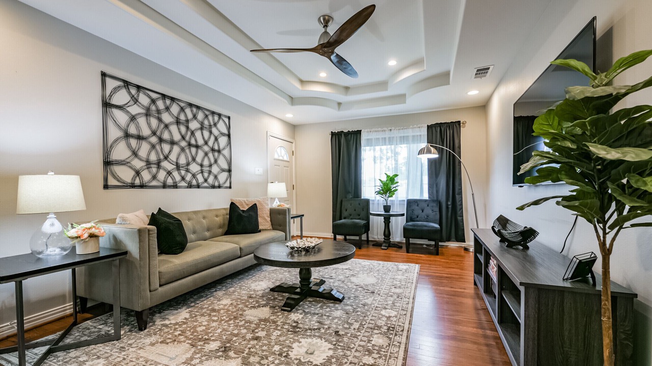 Photo of Livingroom in Garden Oaks