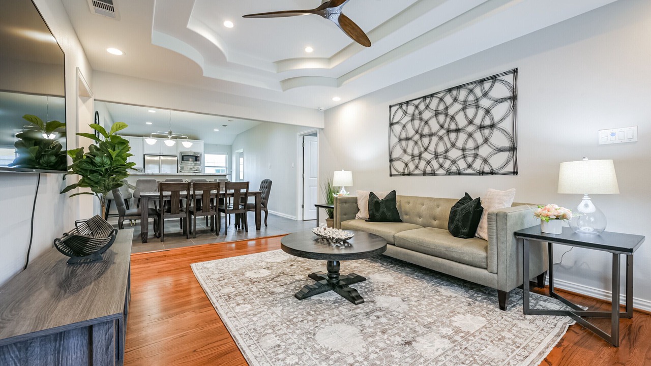 Photo of Livingroom in Garden Oaks