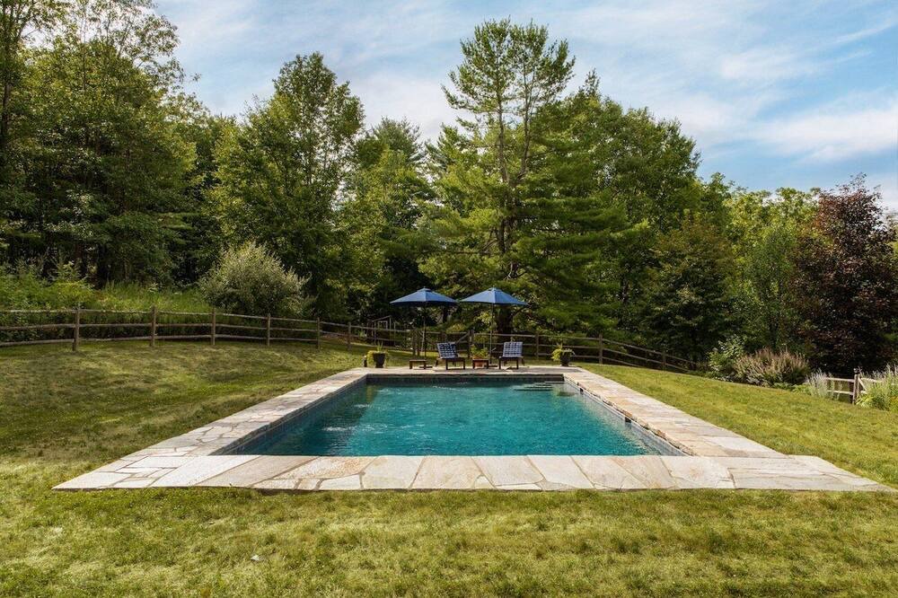 Photo of Outdoor in Hollowville