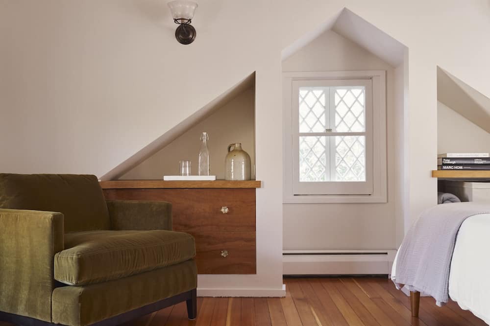 Photo of Bedroom in Hollowville