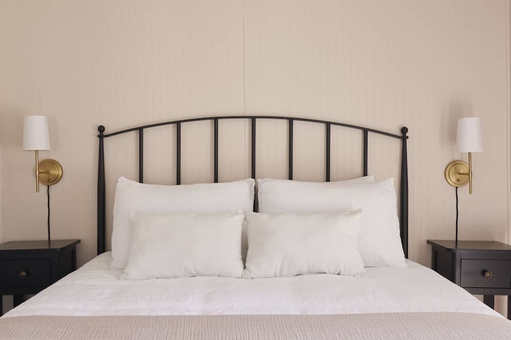 Photo of Bedroom in Hollowville