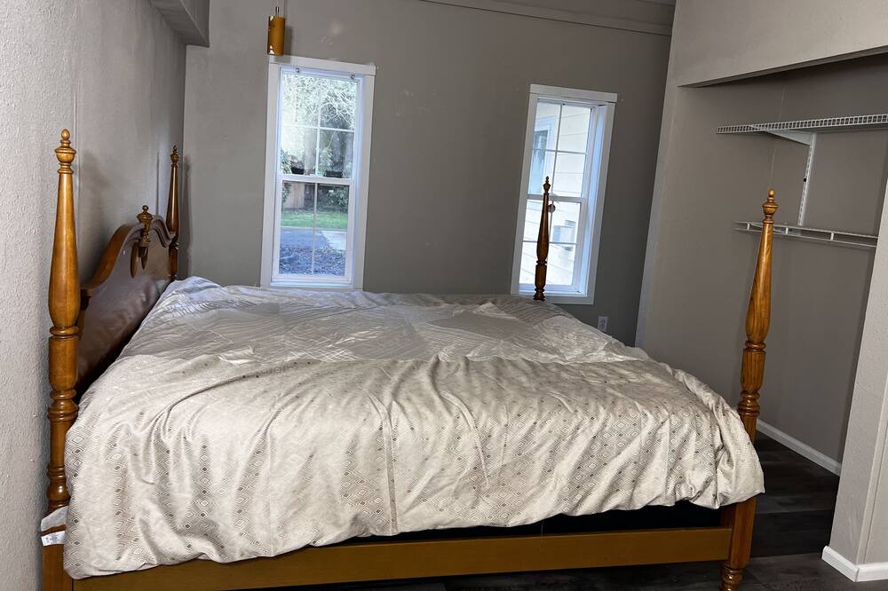 Photo of Bedroom in Smokey Point