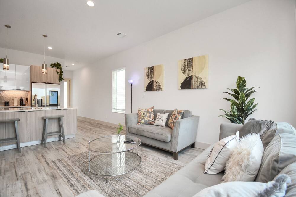 Photo of Livingroom in Central Southwest