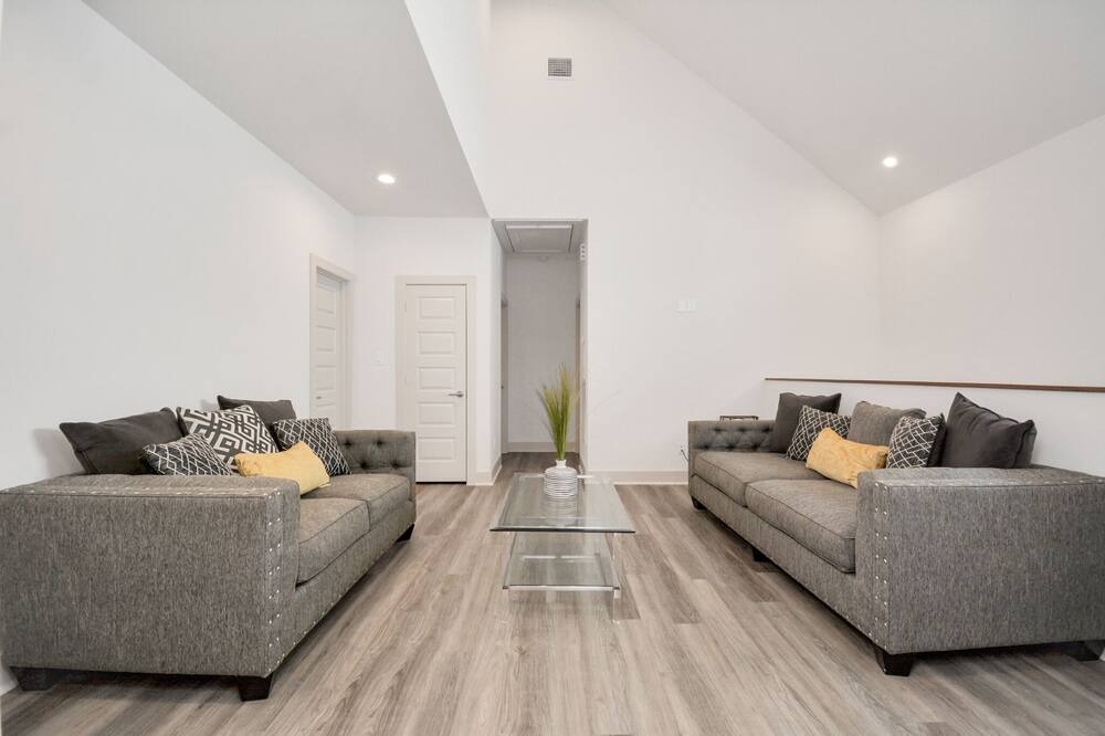 Photo of Livingroom in Central Southwest
