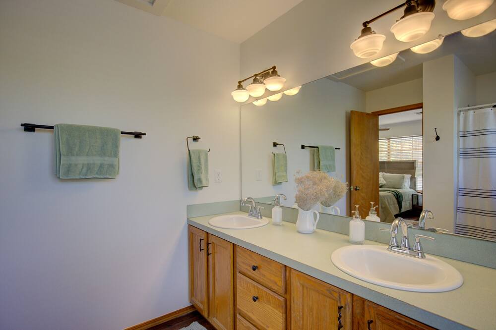 Photo of Bathroom in Verdigris