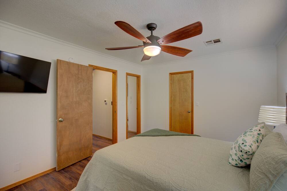 Photo of Bedroom in Verdigris