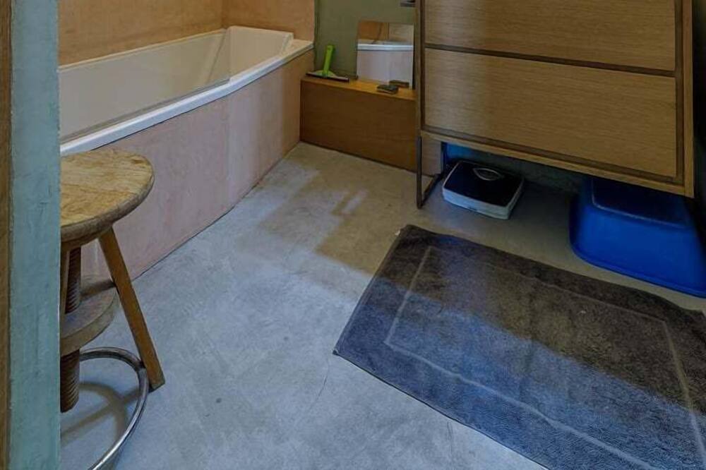 Photo of Bathroom in 3rd Arrondissement