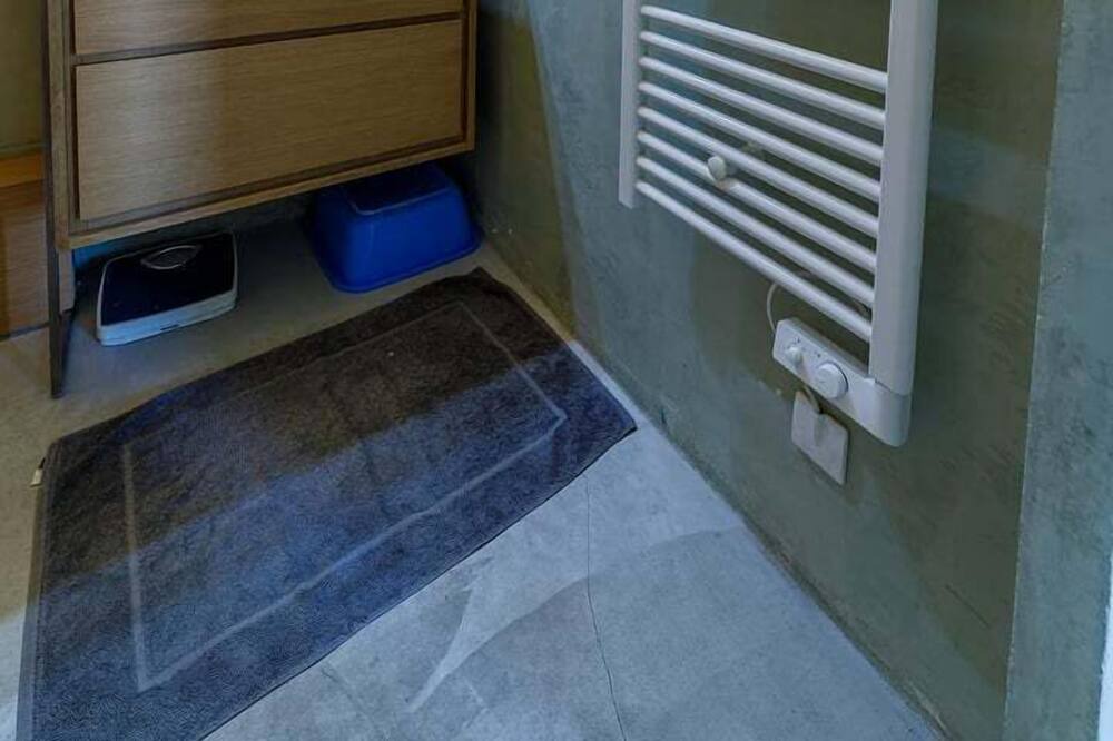 Photo of Bathroom in 3rd Arrondissement