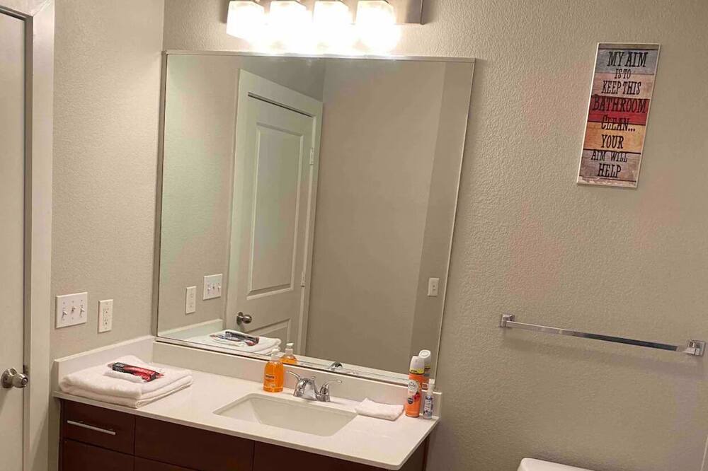Photo of Bathroom in Energy Corridor