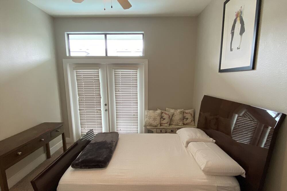Photo of Bedroom in Energy Corridor
