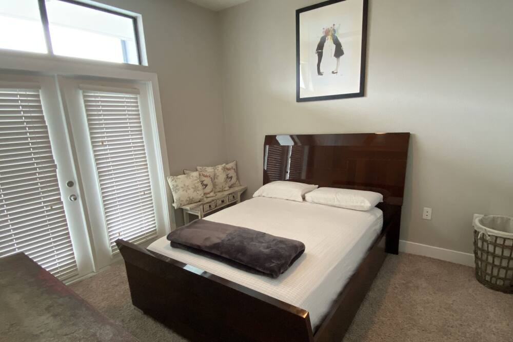 Photo of Bedroom in Energy Corridor