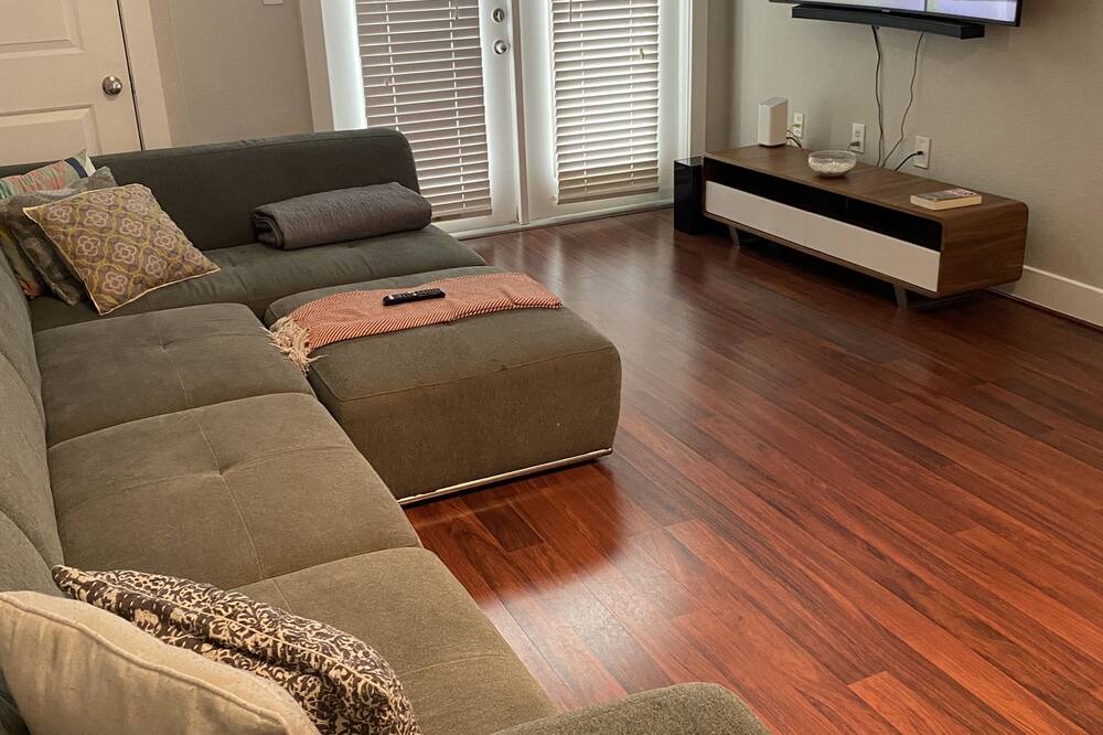 Photo of Livingroom in Energy Corridor