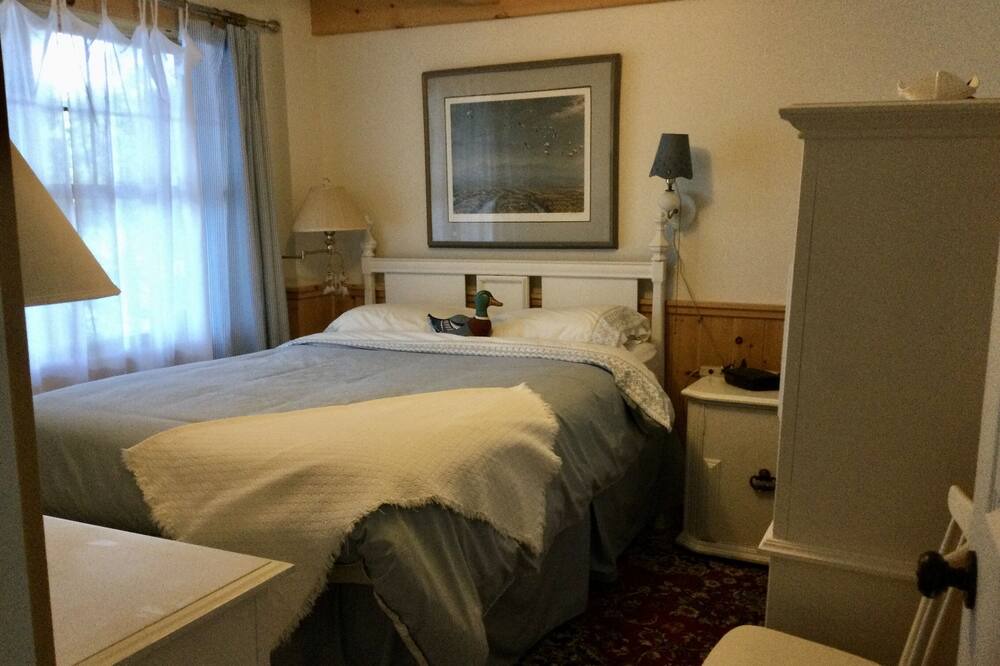 Photo of Bedroom in Irondale