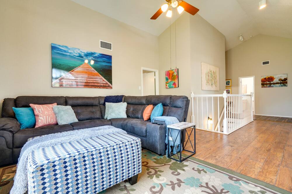 Photo of Livingroom in Northwest Crossing