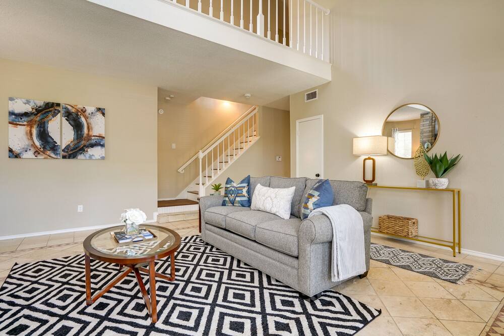 Photo of Livingroom in Northwest Crossing