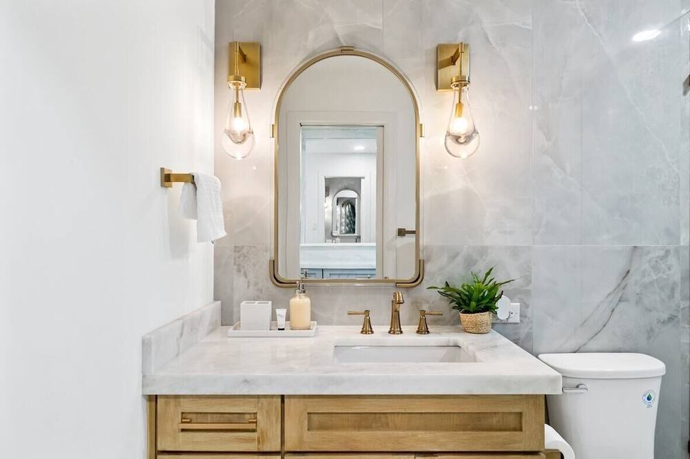 Photo of Bathroom in Tool