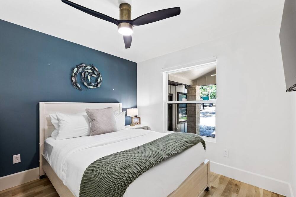 Photo of Bedroom in Tool