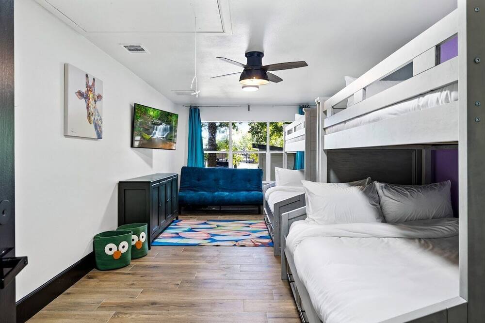 Photo of Bedroom in Tool
