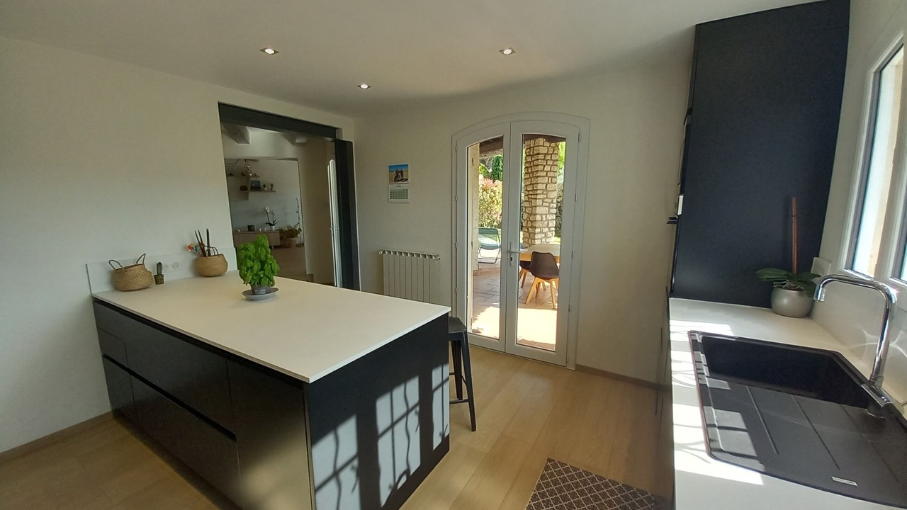 Photo of Kitchen in Caumont-sur-Durance