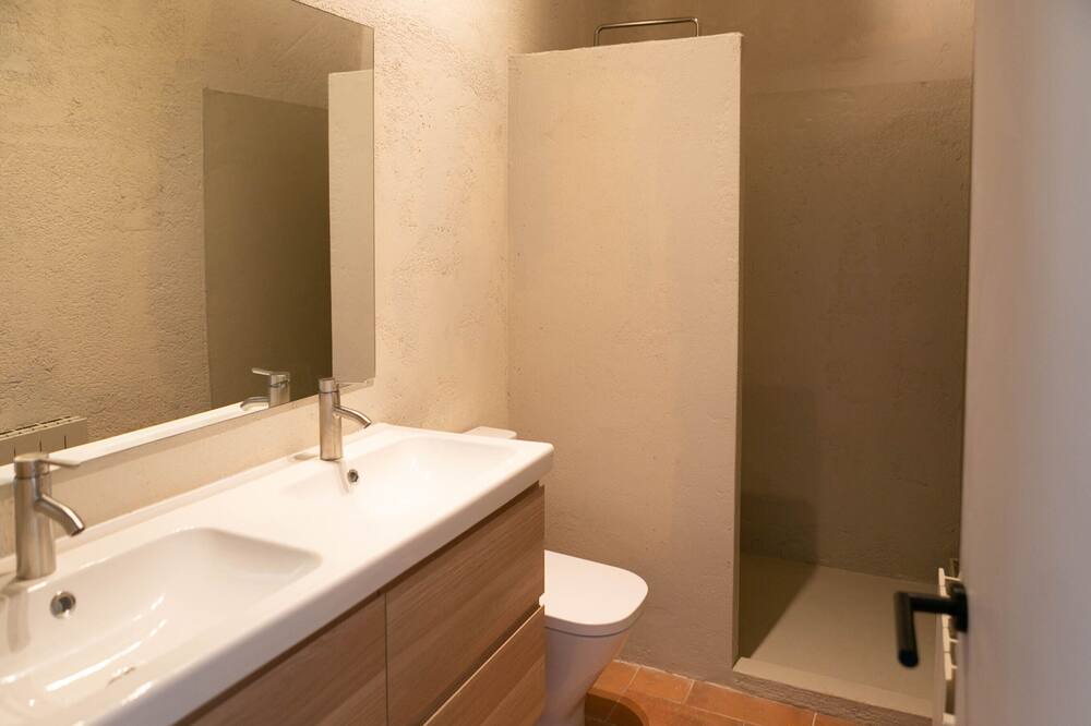 Photo of Bathroom in Pals