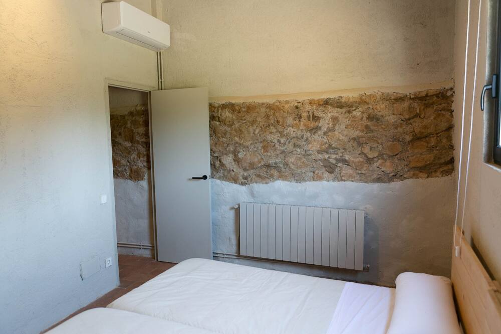 Photo of Bedroom in Pals