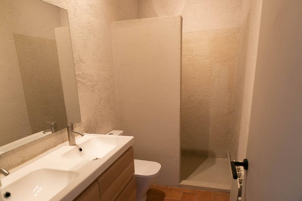 Photo of Bathroom in Pals