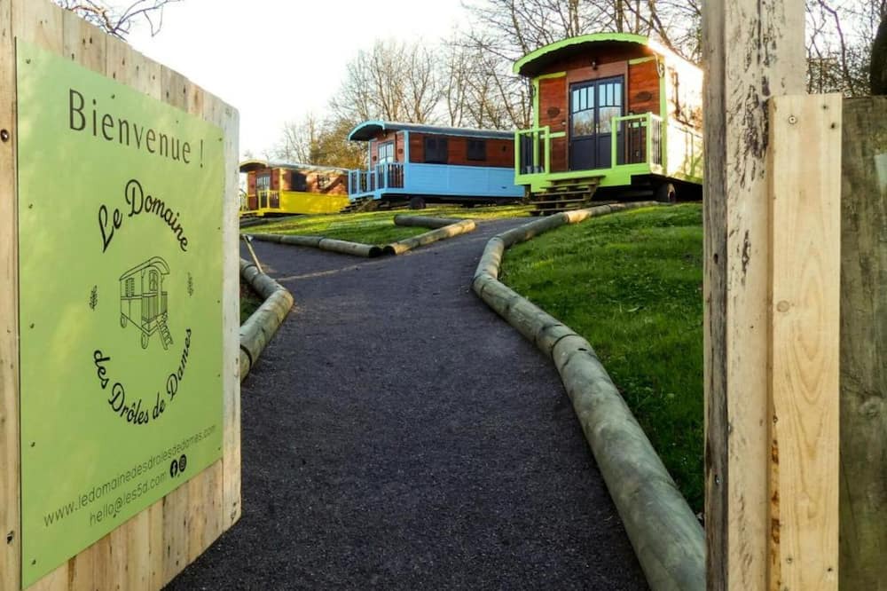 Photo of Outdoor in Buding