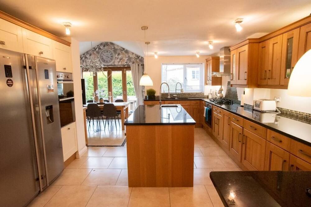 Photo of Kitchen in Waunlwyd