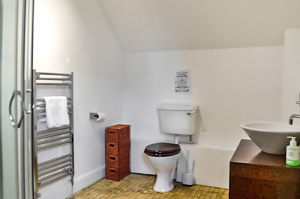 Photo of Bathroom in Murthly