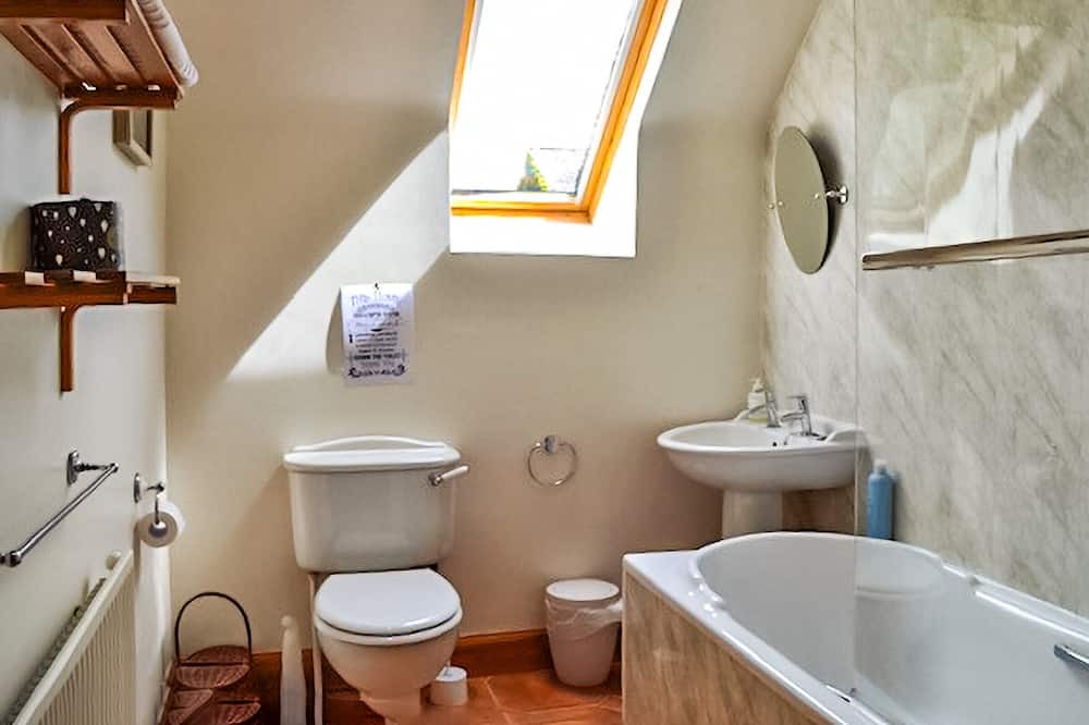 Photo of Bathroom in Murthly