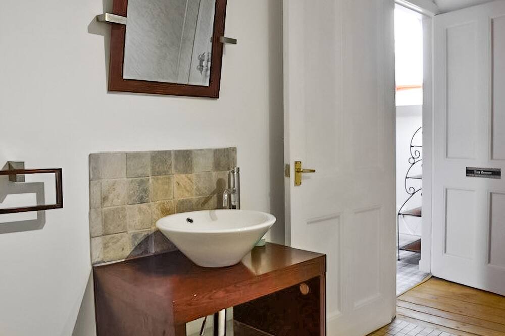 Photo of Bathroom in Murthly