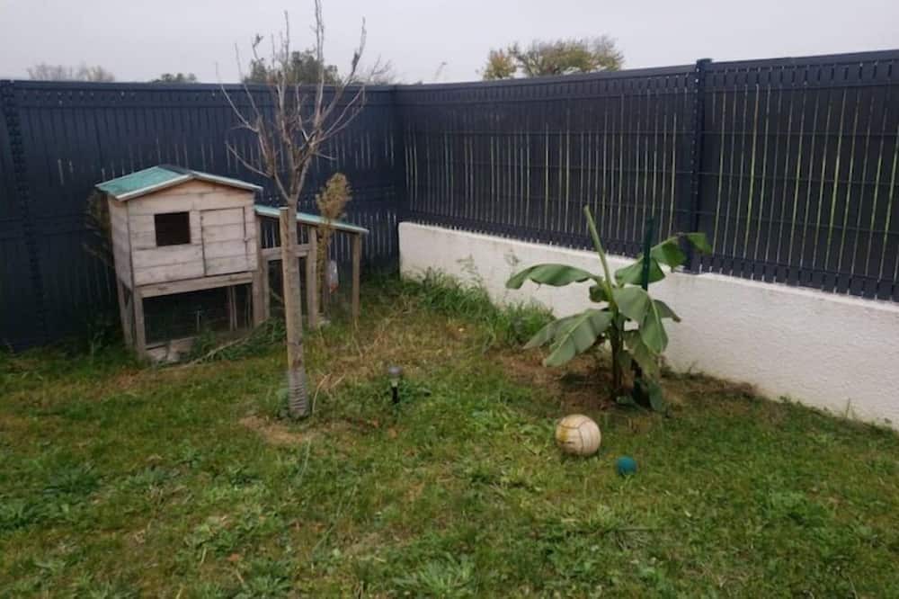 Photo of Outdoor in Charmes-sur-Rhone