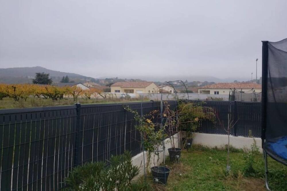 Photo of Outdoor in Charmes-sur-Rhone