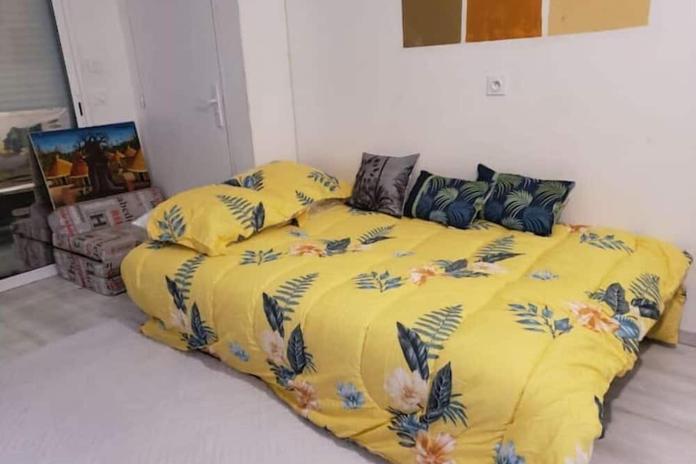 Photo of Bedroom in Charmes-sur-Rhone