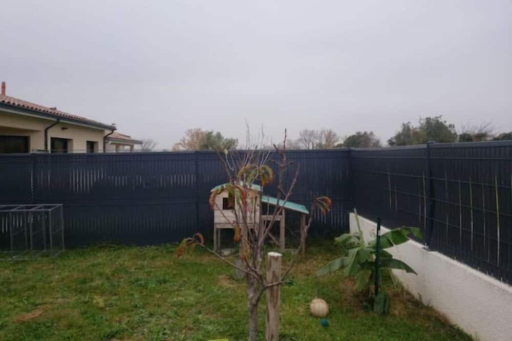 Photo of Outdoor in Charmes-sur-Rhone