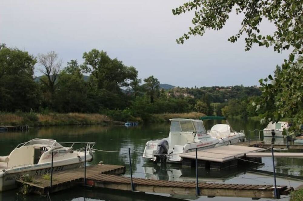 Photo of Others in Charmes-sur-Rhone