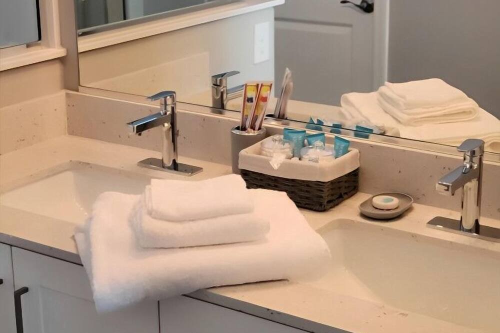 Photo of Bathroom in Canyon Trails