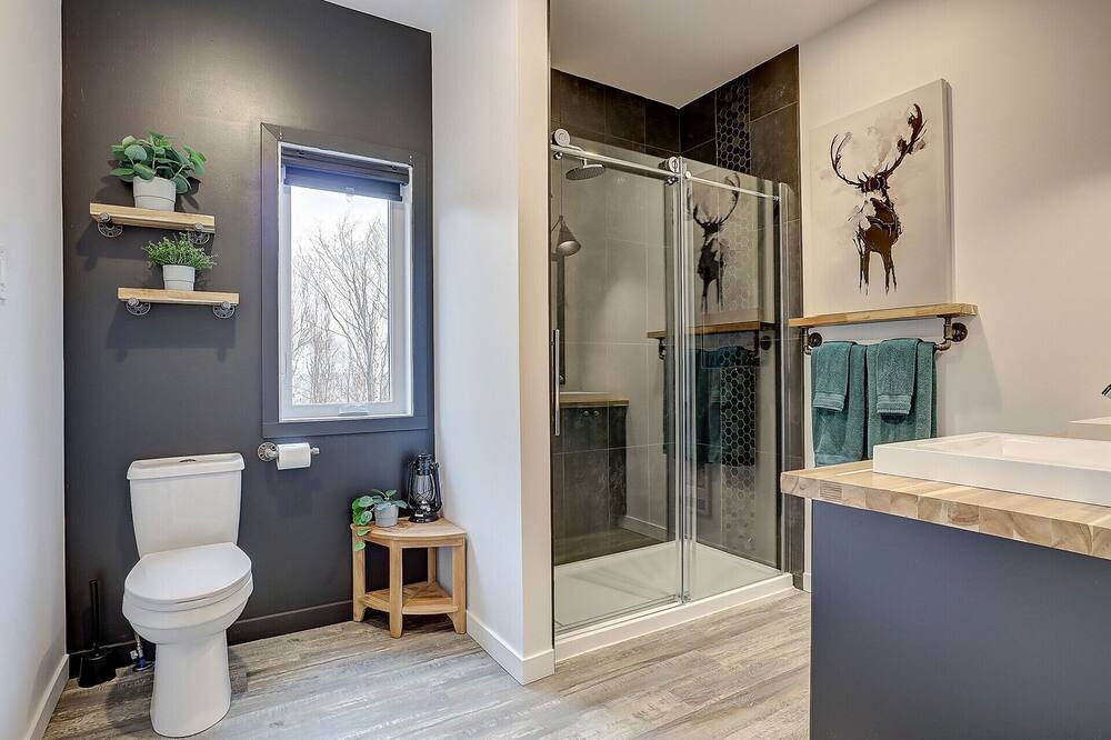 Photo of Bathroom in Val-Racine