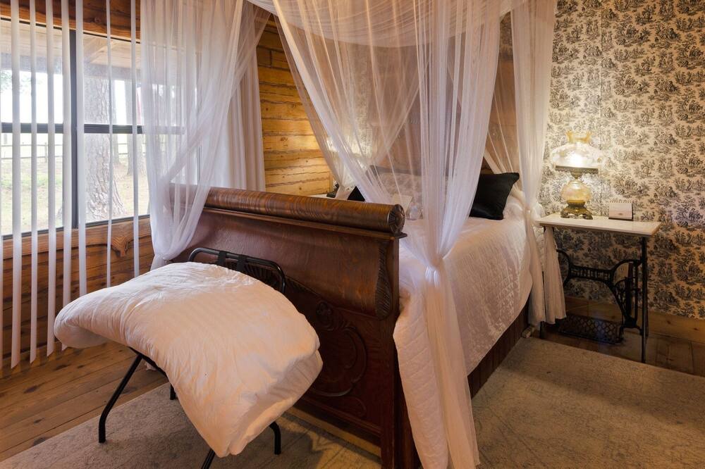 Photo of Bedroom in Tyler