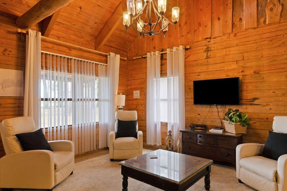 Photo of Bedroom in Tyler