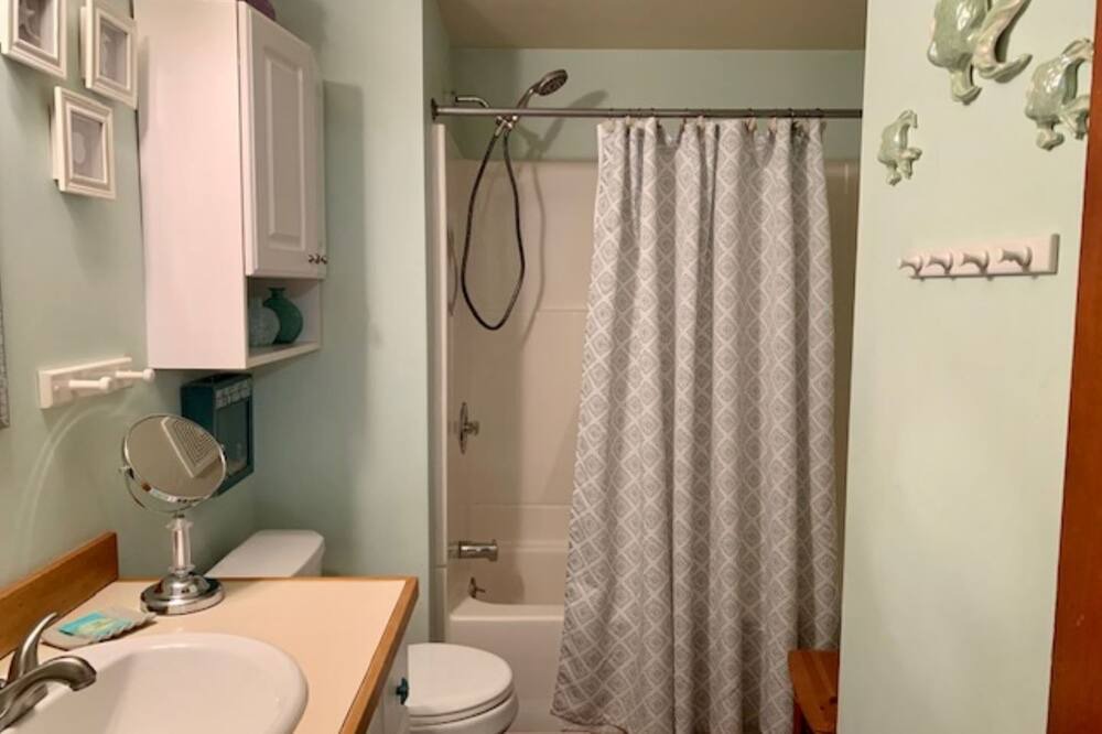 Photo of Bathroom in Long Beach