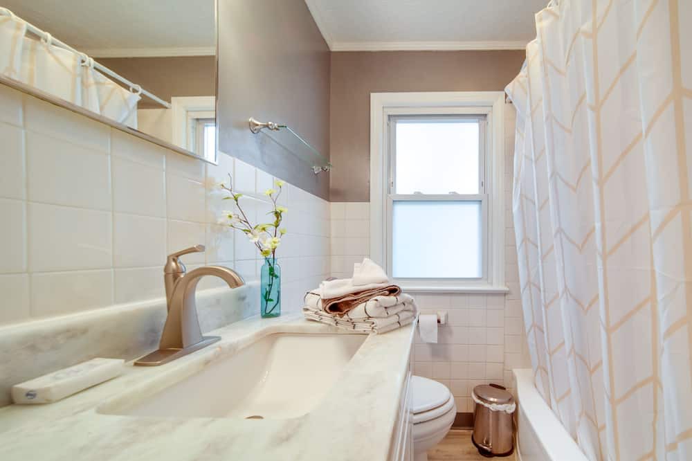 Photo of Bathroom in Mayfield Heights