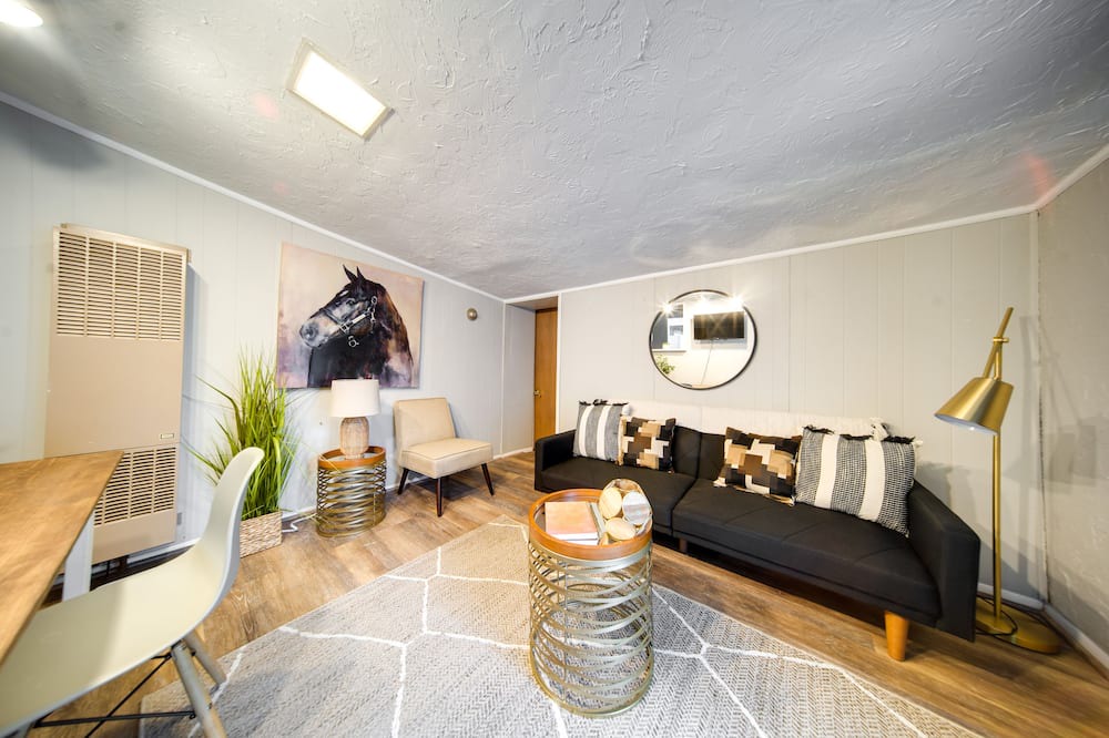 Photo of Bedroom in Mayfield Heights