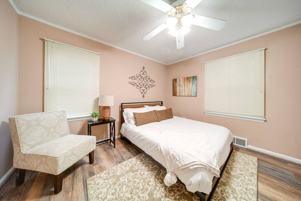 Photo of Bedroom in Mayfield Heights
